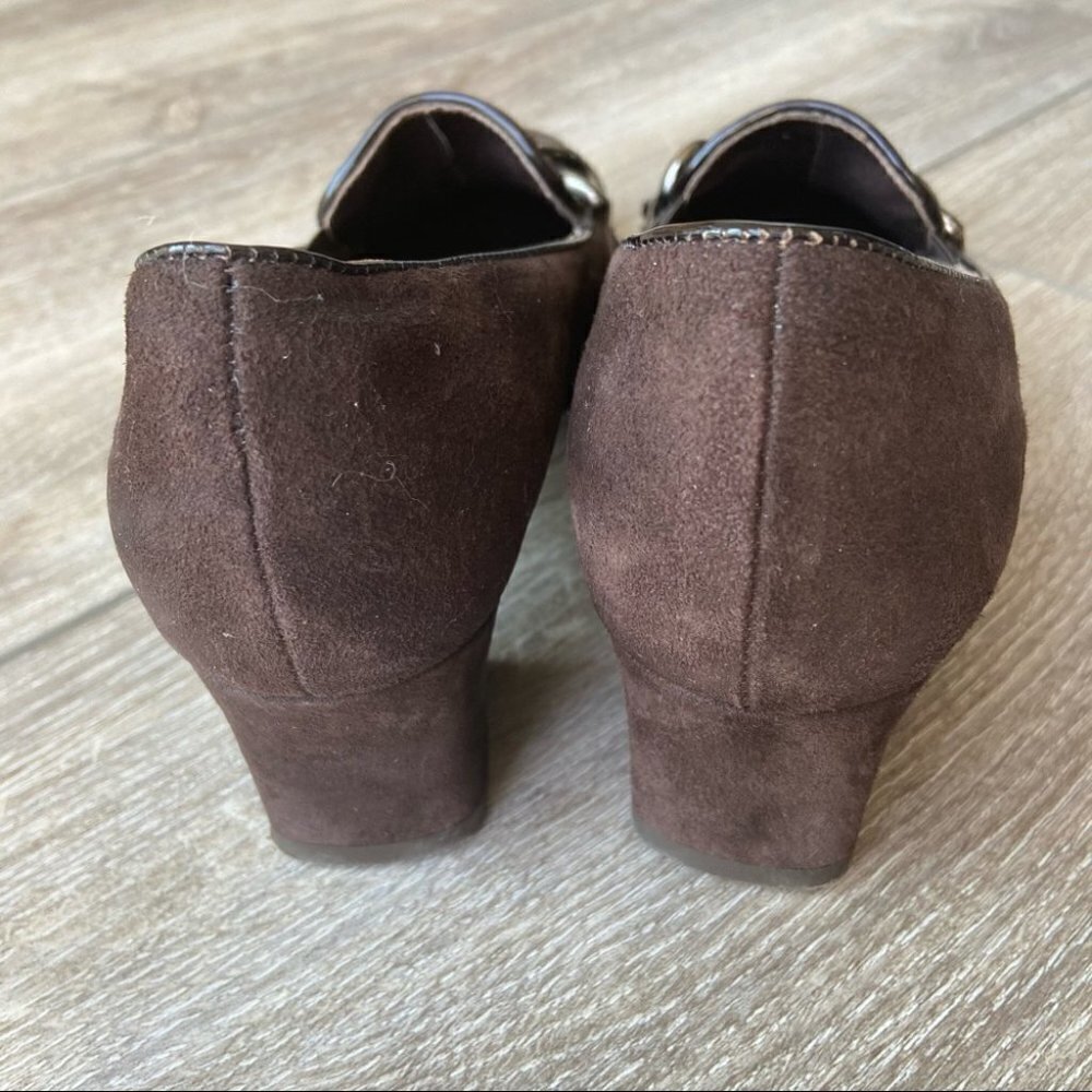 AMALFI  BY RANGONI Serge Chain Suede Loafer Pump - Picture 8 of 11